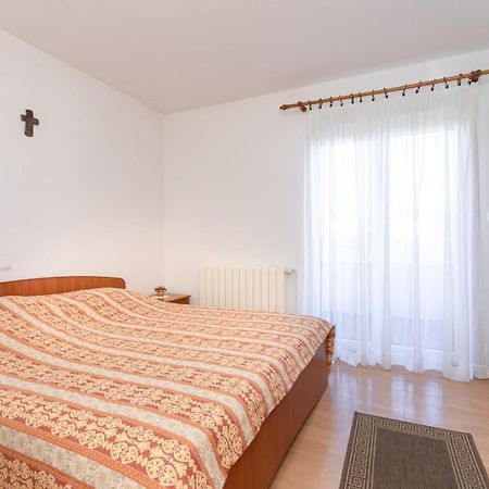 2-Bedroom Krk Apartment - Near Krk Beaches & Town! Krk Town Eksteriør bilde