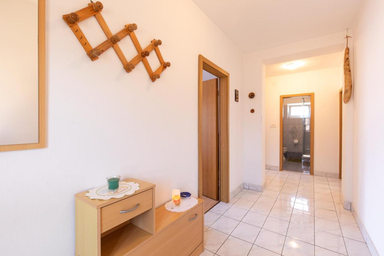 2-Bedroom Krk Apartment - Near Krk Beaches & Town! Krk Town Eksteriør bilde