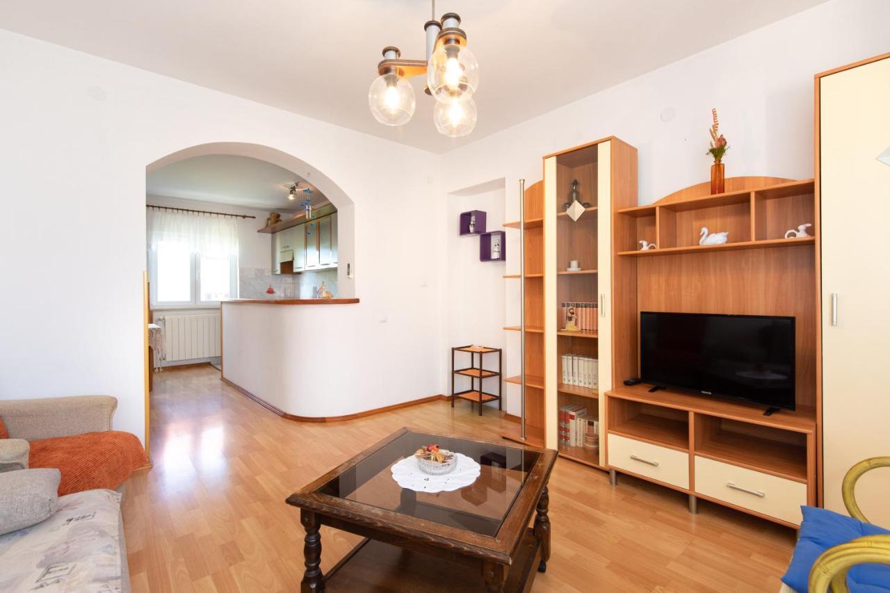 2-Bedroom Krk Apartment - Near Krk Beaches & Town! Krk Town Eksteriør bilde